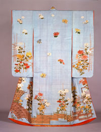 菊の花とかきねをデザインした小袖